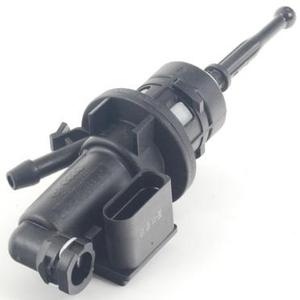 CLUTCH MASTER CYLINDER (4-PIN)